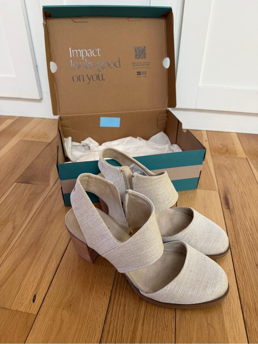 TOMS Majorca Closed Toe Sandals